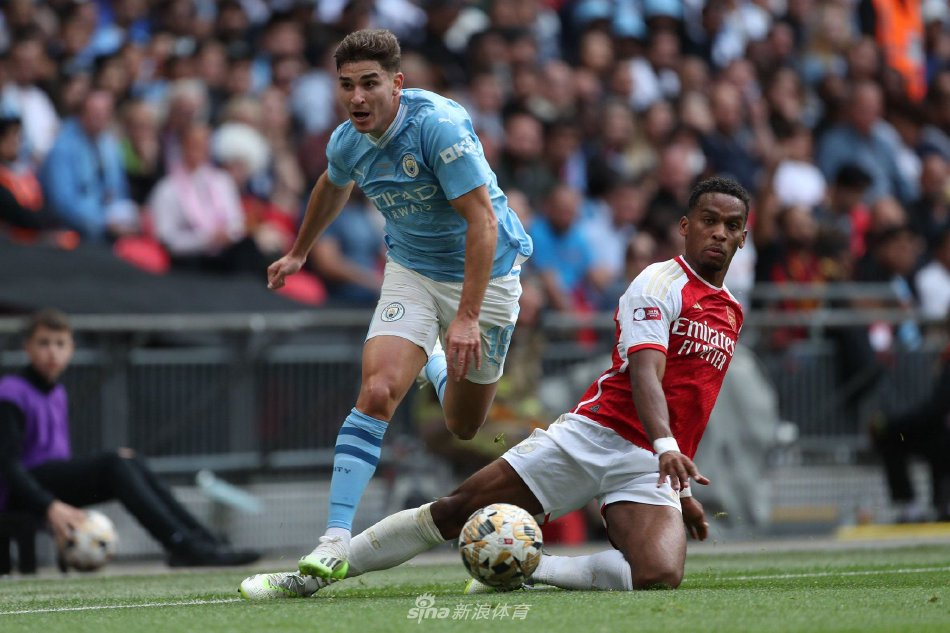 在这片绿茵 在这片绿茵