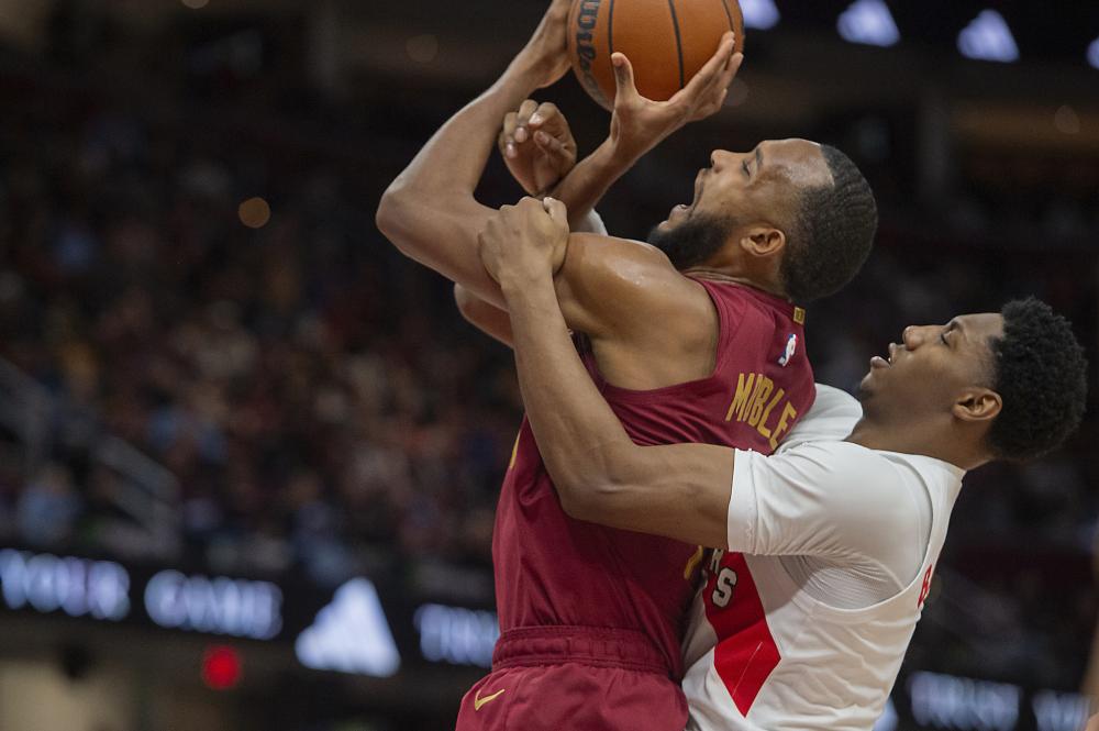 举的更是屈 举的更是屈